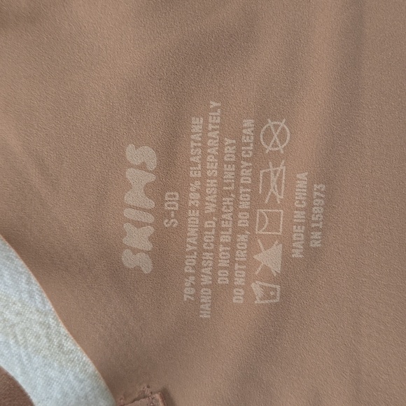 SKIMS Naked Plunge Bra Size:Small-DD Sienna - Picture 4 of 4